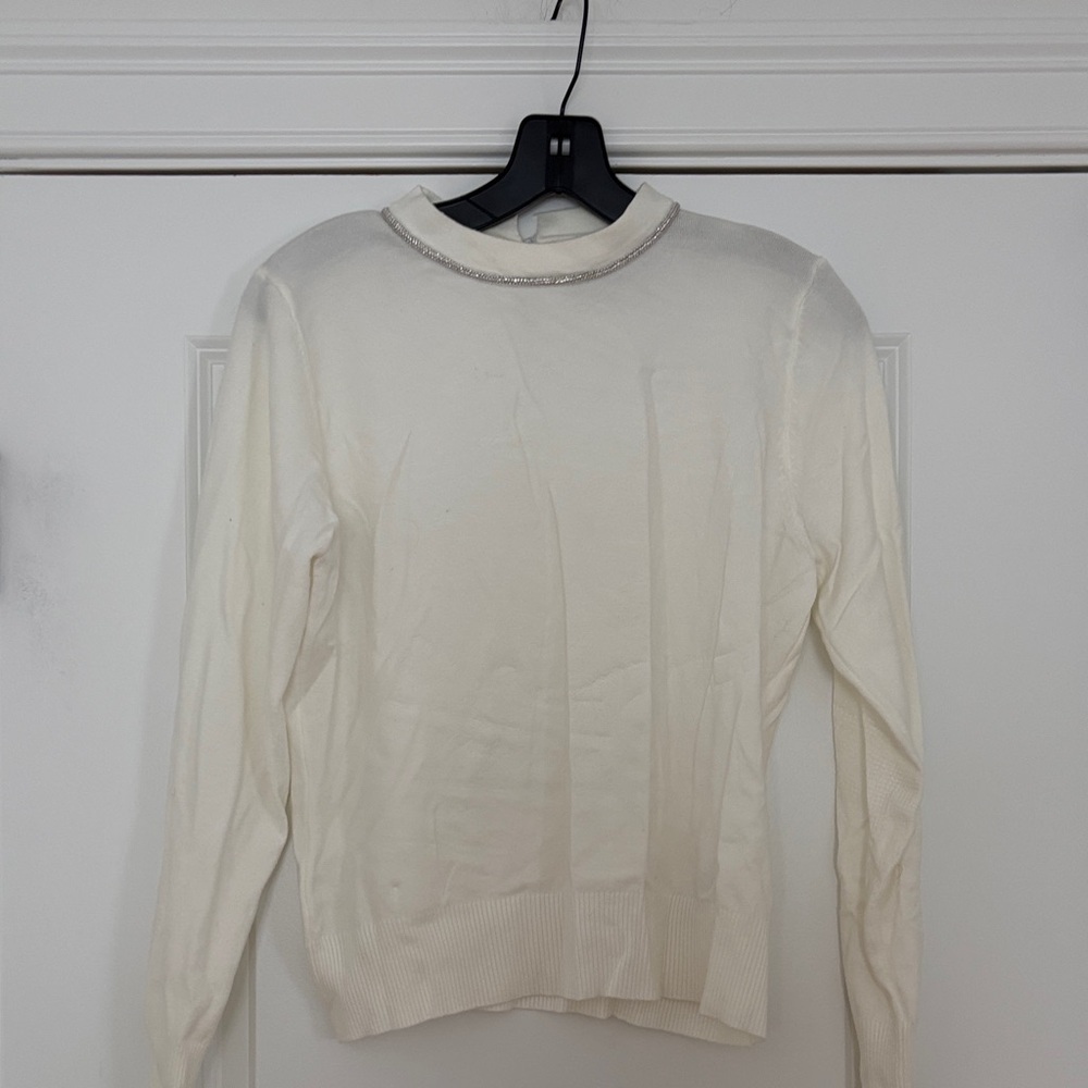 Elegant White Sweater with diamond neck trim